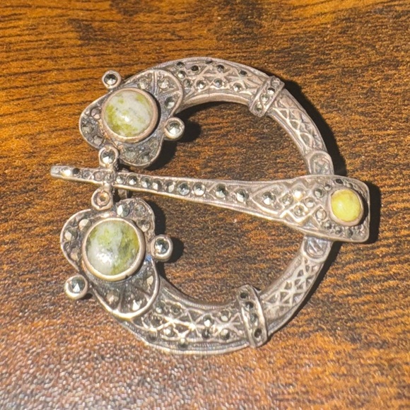 Vintage Celtic Scottish Panannular Marcasite Green Cabochon Brooch Pin - Picture 4 of 8